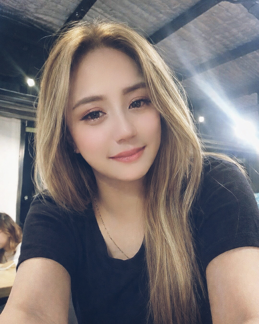 フィリピン女性会員紹介写真｜株式会社スピネル